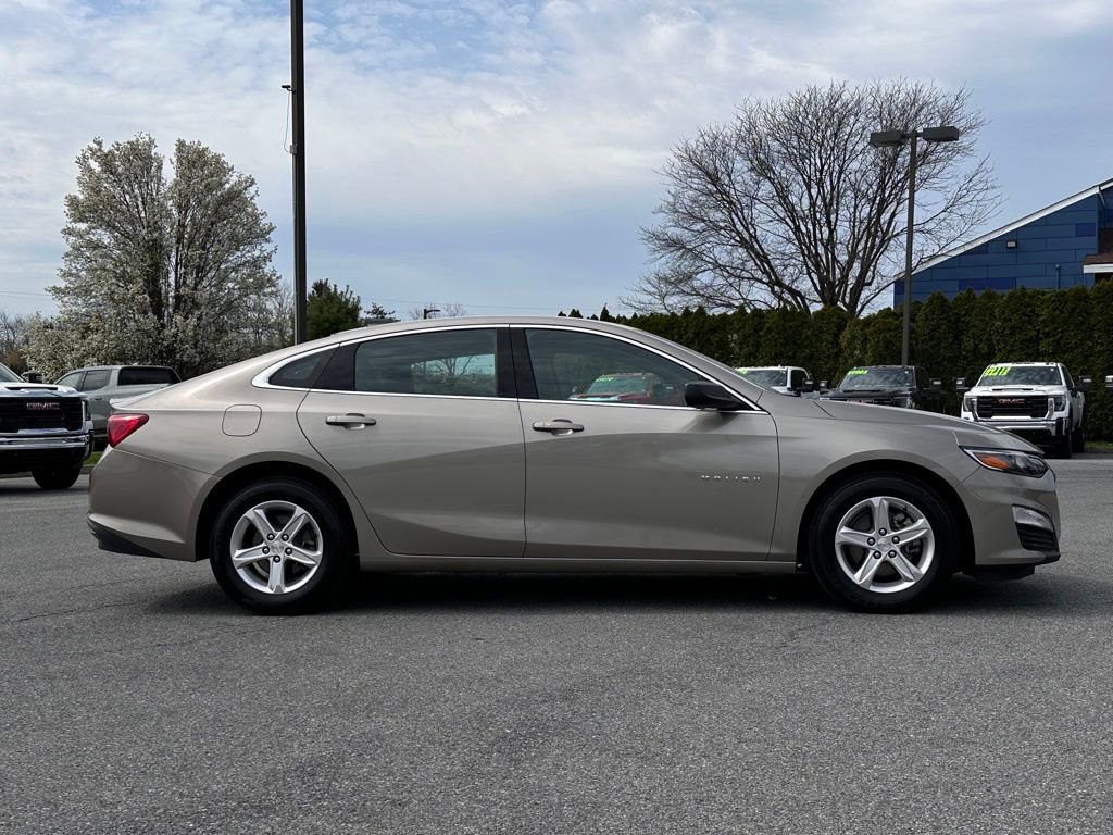 Used 2022 Chevrolet Malibu LS image 3