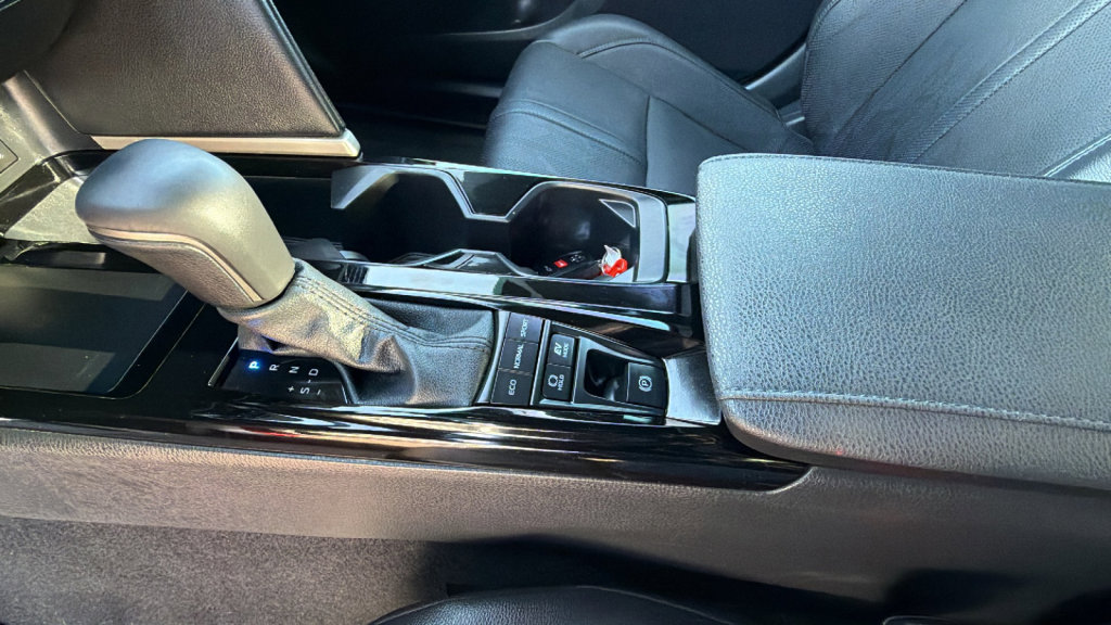 Used 2025 Toyota Camry XSE w/ Premium Package image 13