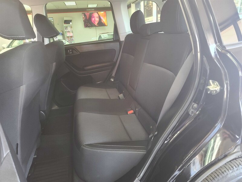 Used 2018 Subaru Forester 2.5i Premium AWD/4WD image 12
