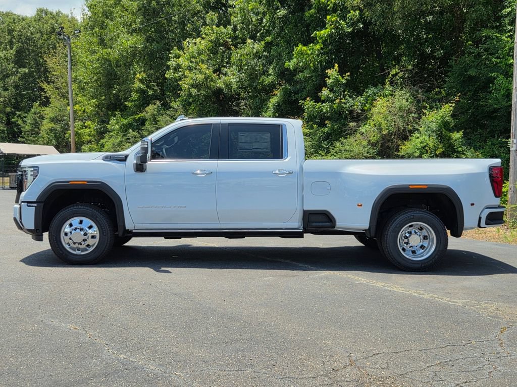 New 2026 GMC Sierra 3500 Denali Ultimate AWD/4WD image 3