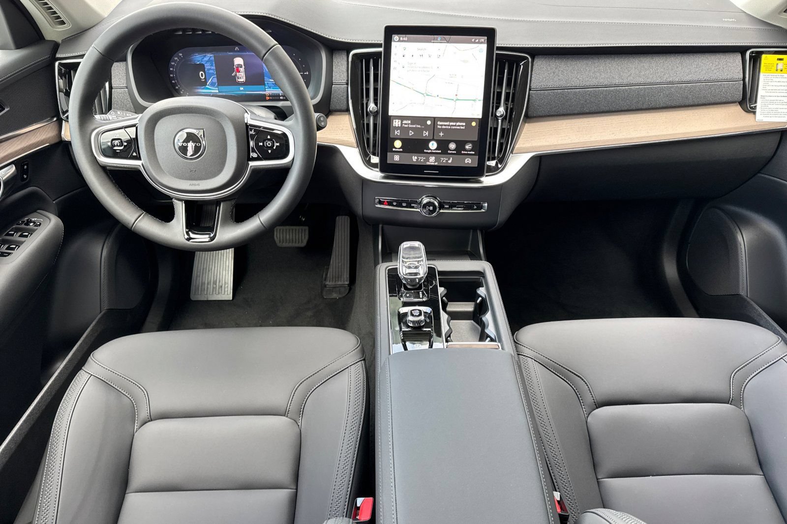 New 2026 Volvo XC90 T8 Plus w/ Protection Package AWD/4WD image 14