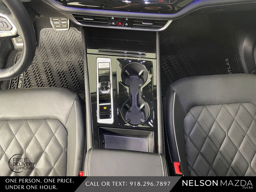 Used 2024 Volkswagen Atlas SEL Premium R-Line image 32