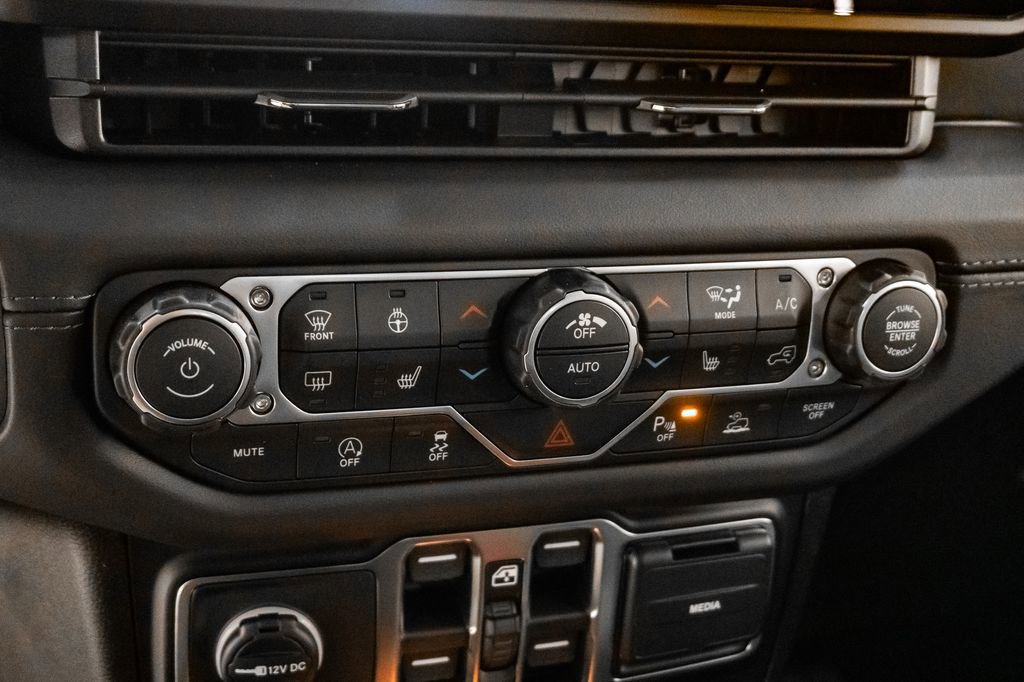 New 2026 Jeep Gladiator Mojave image 18