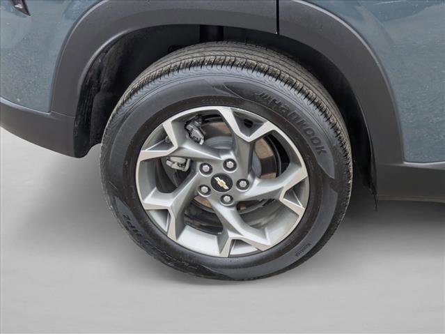Used 2025 Chevrolet Trax LT FWD image 28
