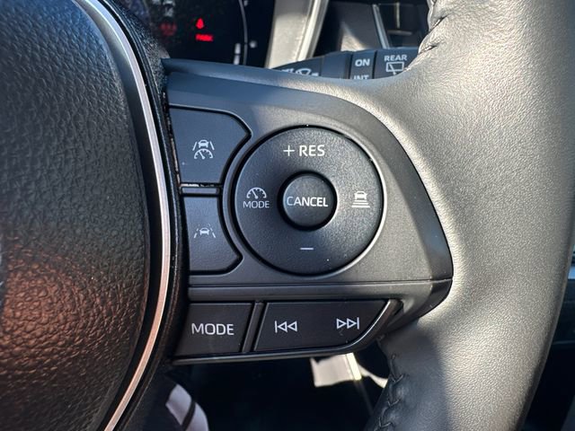 Certified 2025 Toyota Corolla Cross XLE image 33