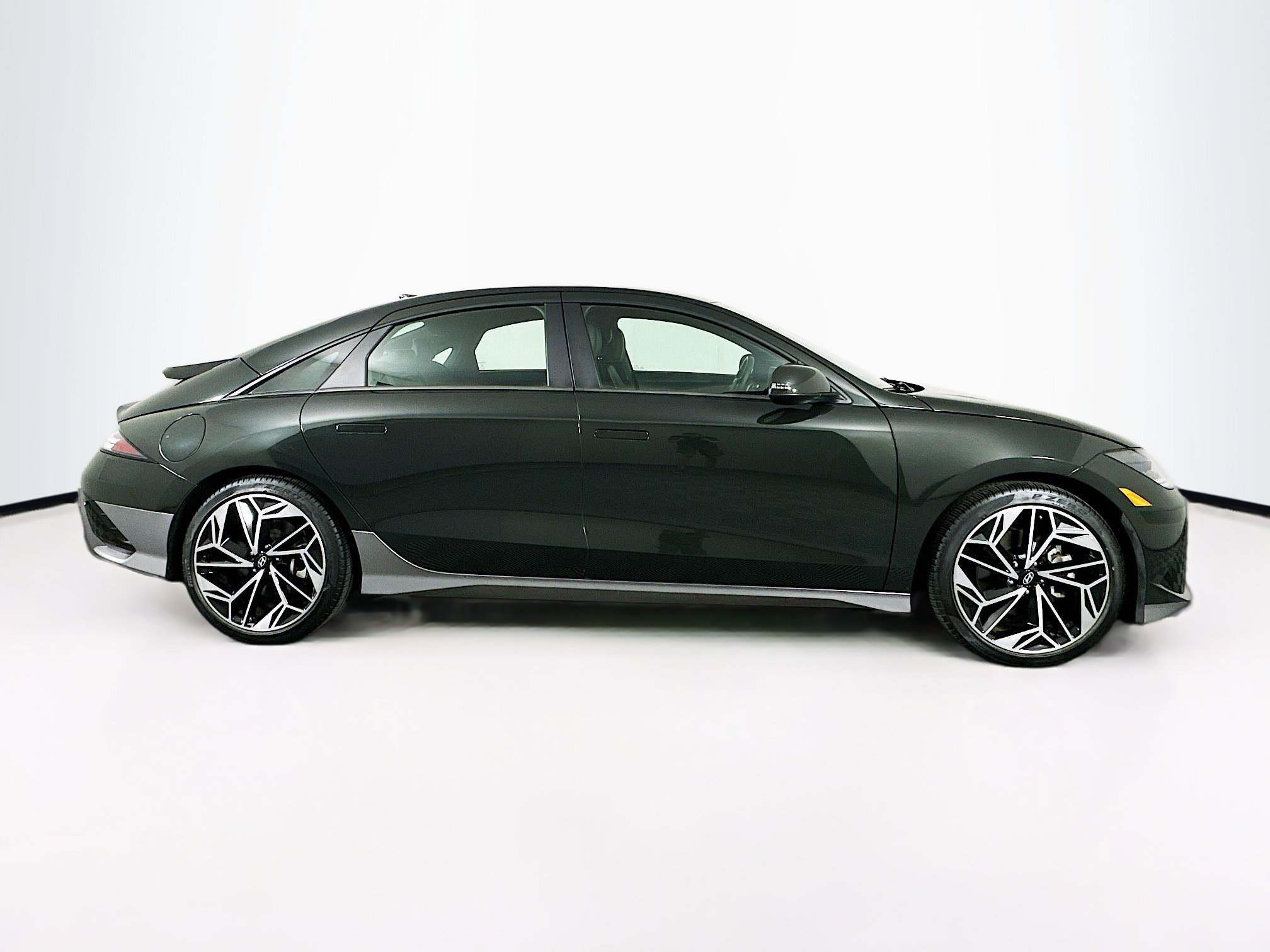 Used 2023 Hyundai Ioniq 6 SEL AWD/4WD image 10