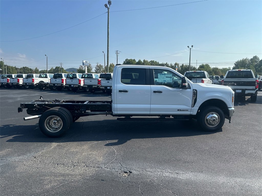 New 2026 Ford F350 XL w/ XL Chrome Package image 4