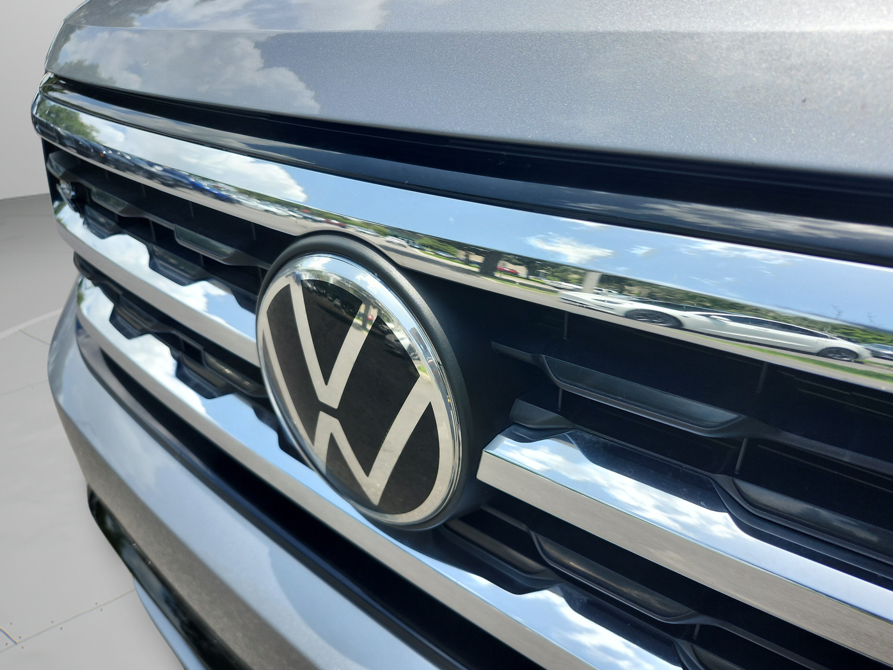 Used 2020 Volkswagen Atlas Cross Sport SE FWD image 28