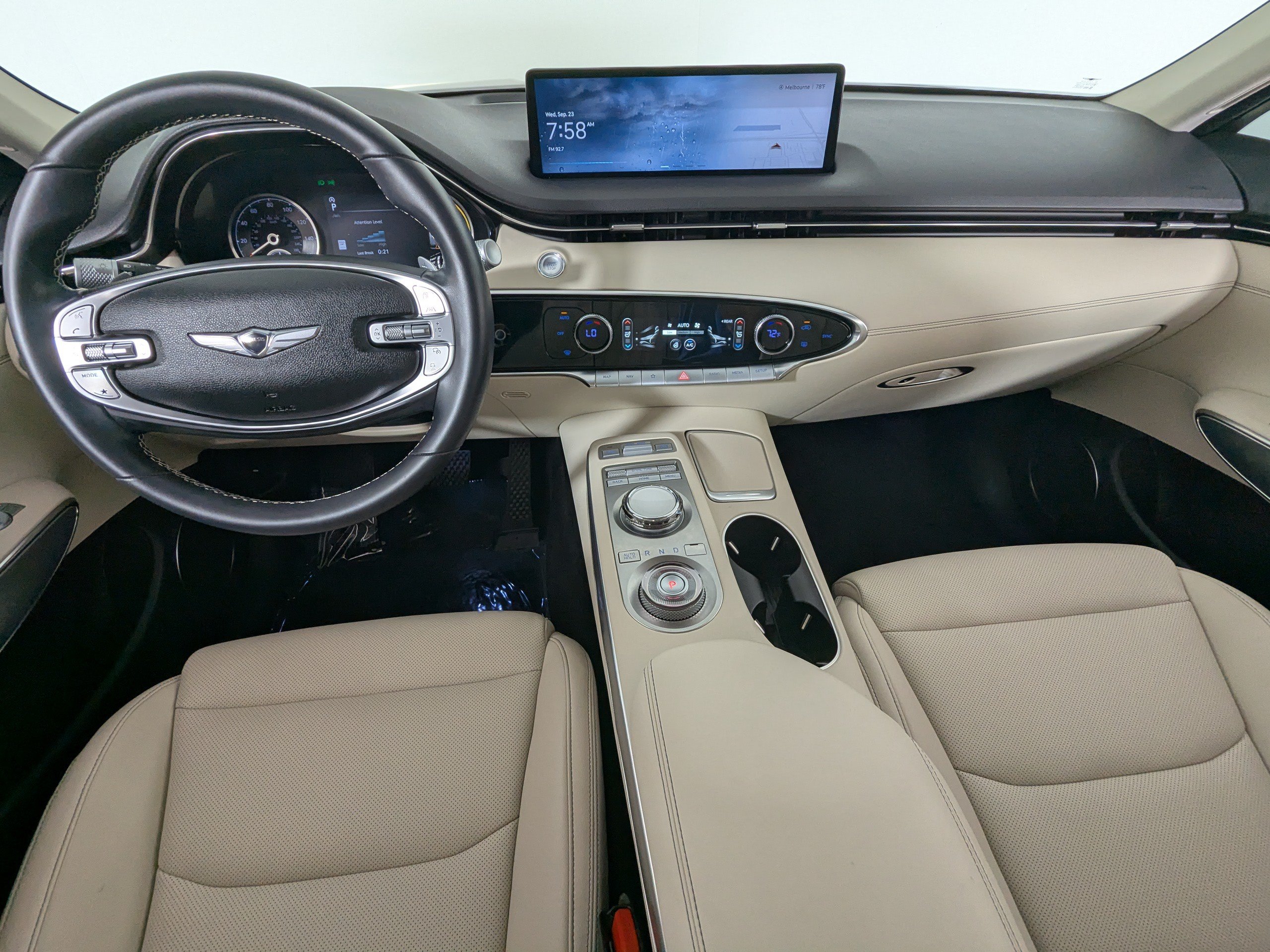 Used 2023 Genesis GV70 2.5T w/ Select Package AWD/4WD image 11