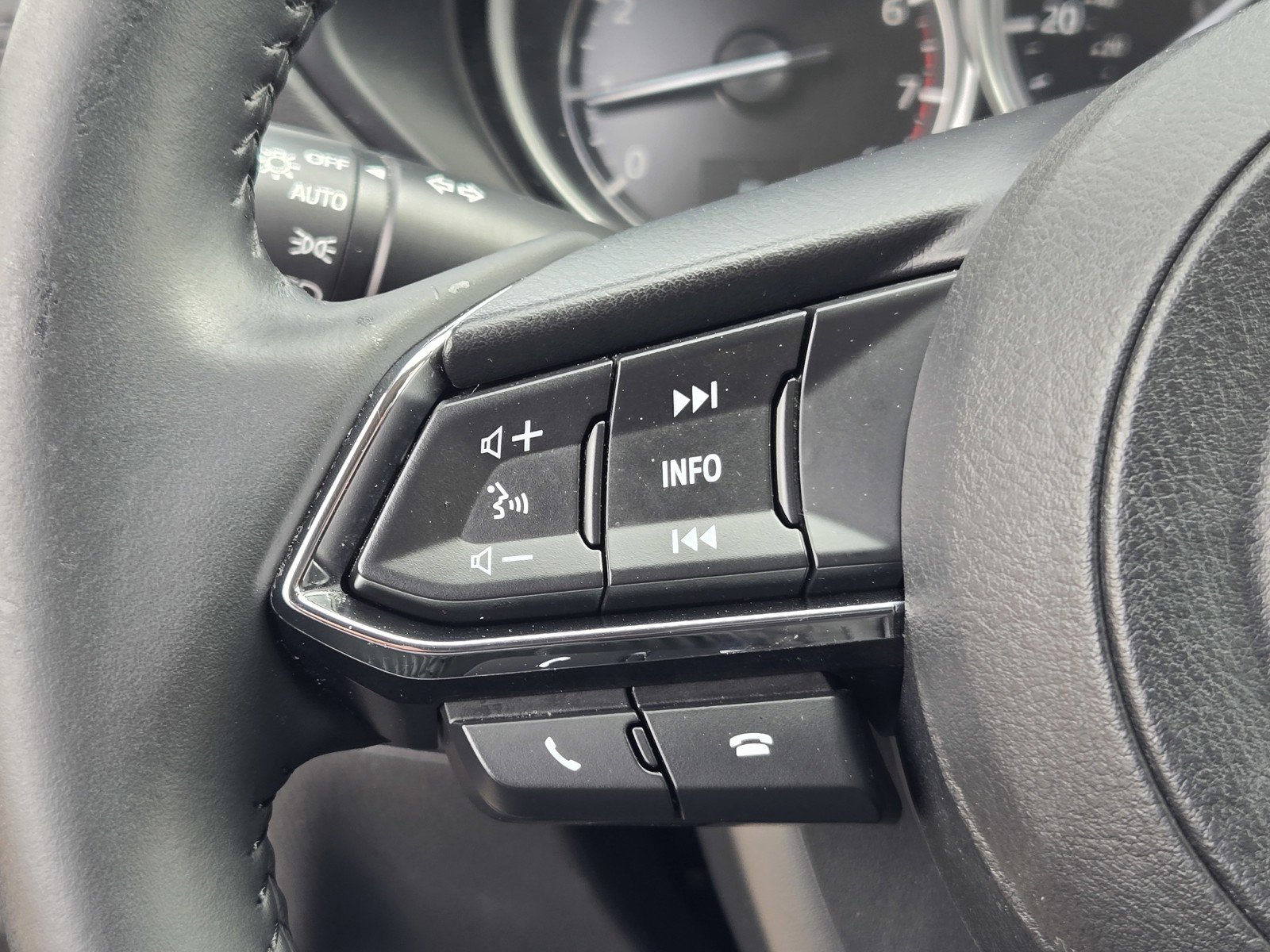 Used 2019 MAZDA CX-5 Touring image 25