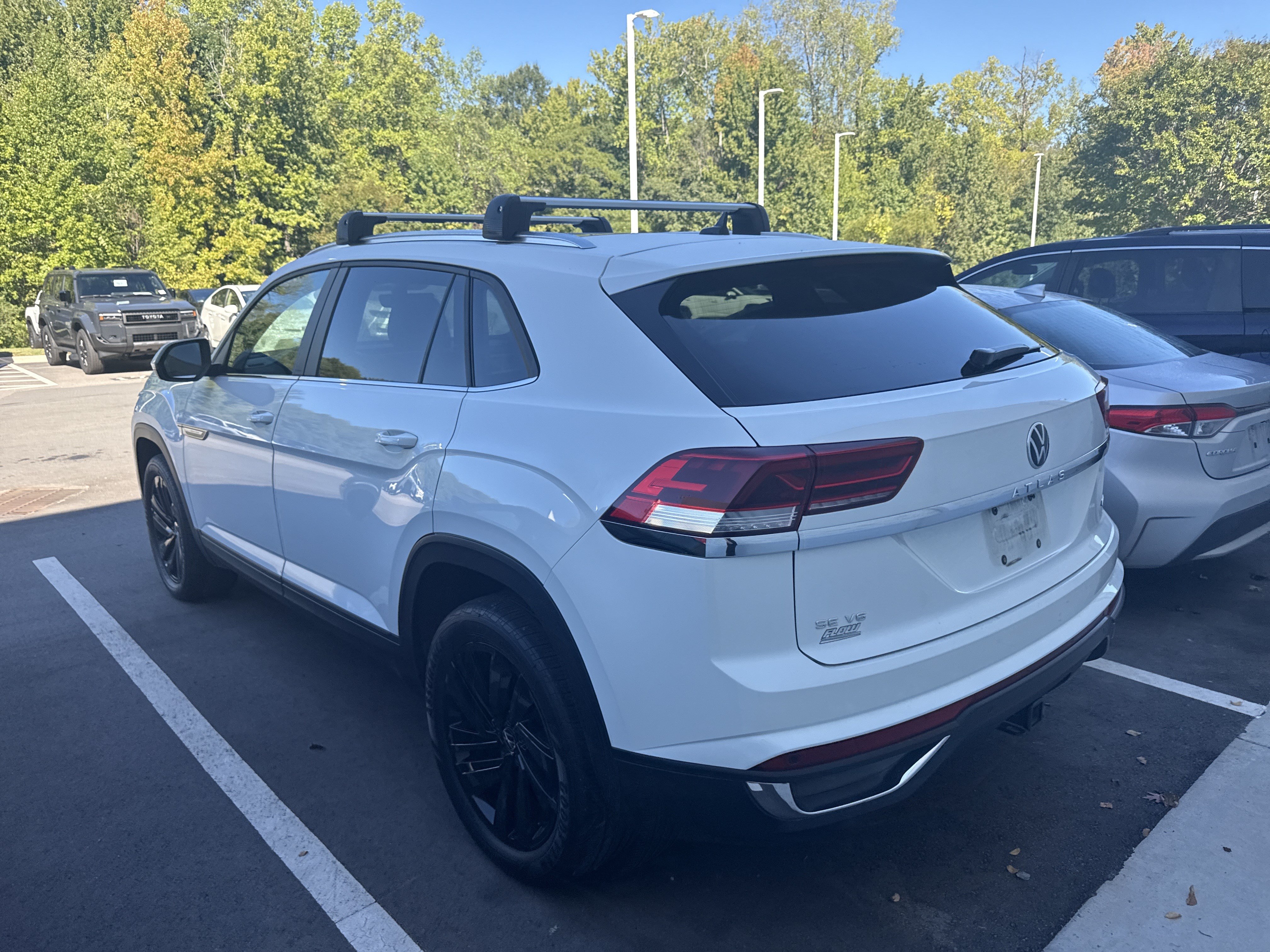 Used 2023 Volkswagen Atlas Cross Sport SE w/ Panoramic Sunroof Package AWD/4WD image 45