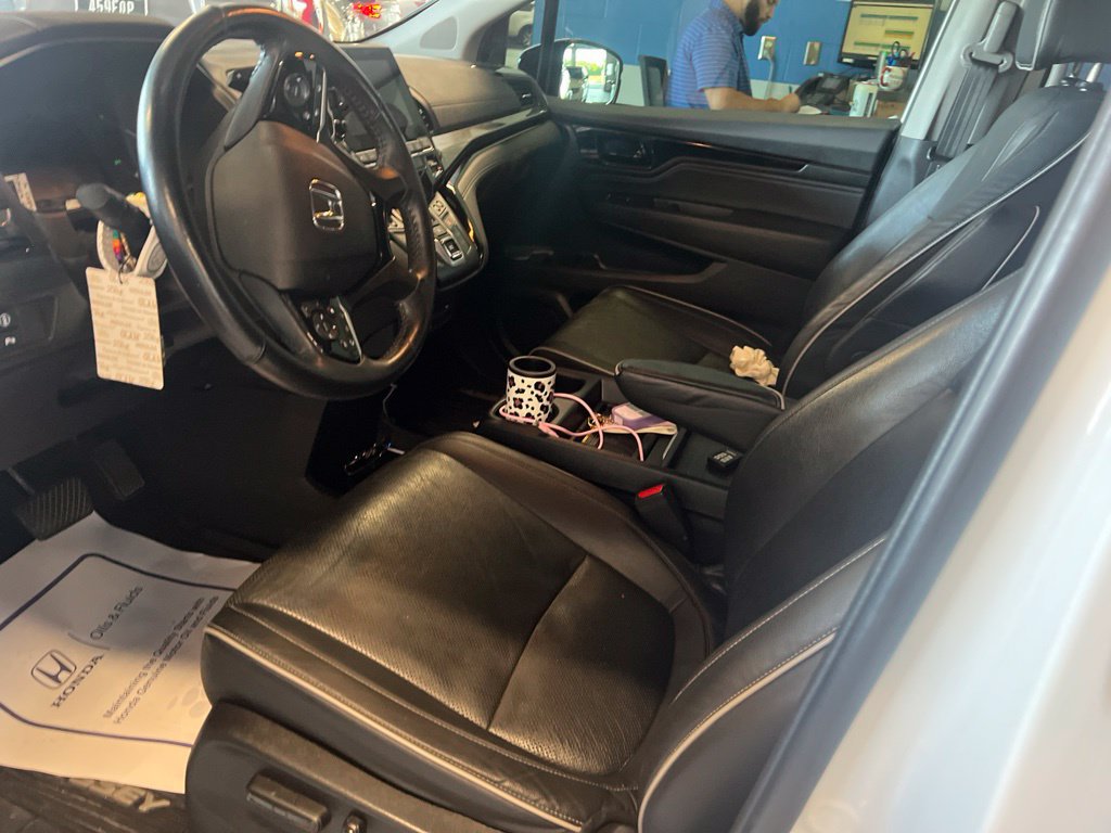 Used 2023 Honda Odyssey Elite image 5