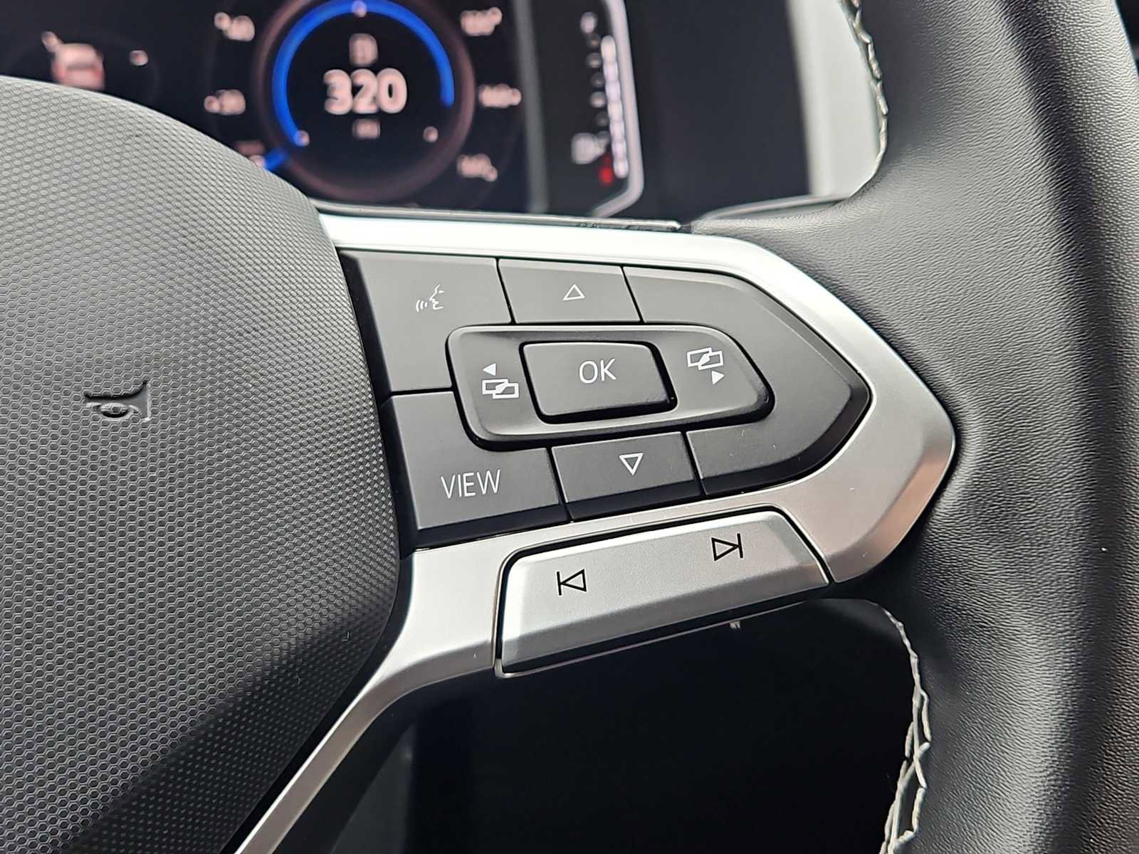 Used 2023 Volkswagen Atlas Cross Sport SE image 25