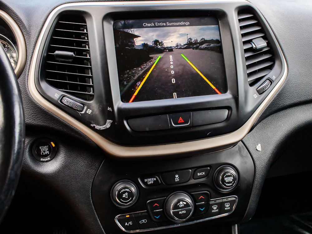 Used 2016 Jeep Cherokee Limited image 21