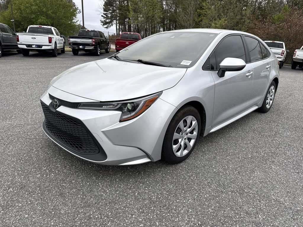 Used 2022 Toyota Corolla LE image 3