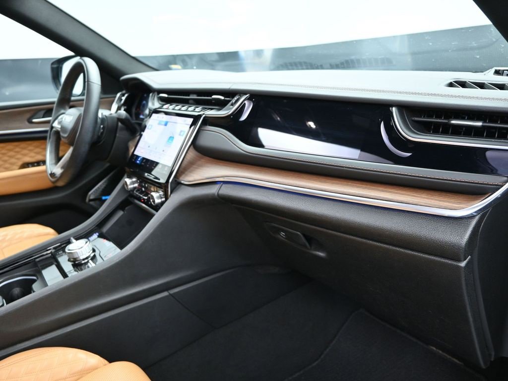 Used 2023 Jeep Grand Cherokee L Summit w/ Advanced Protech Group IV image 27