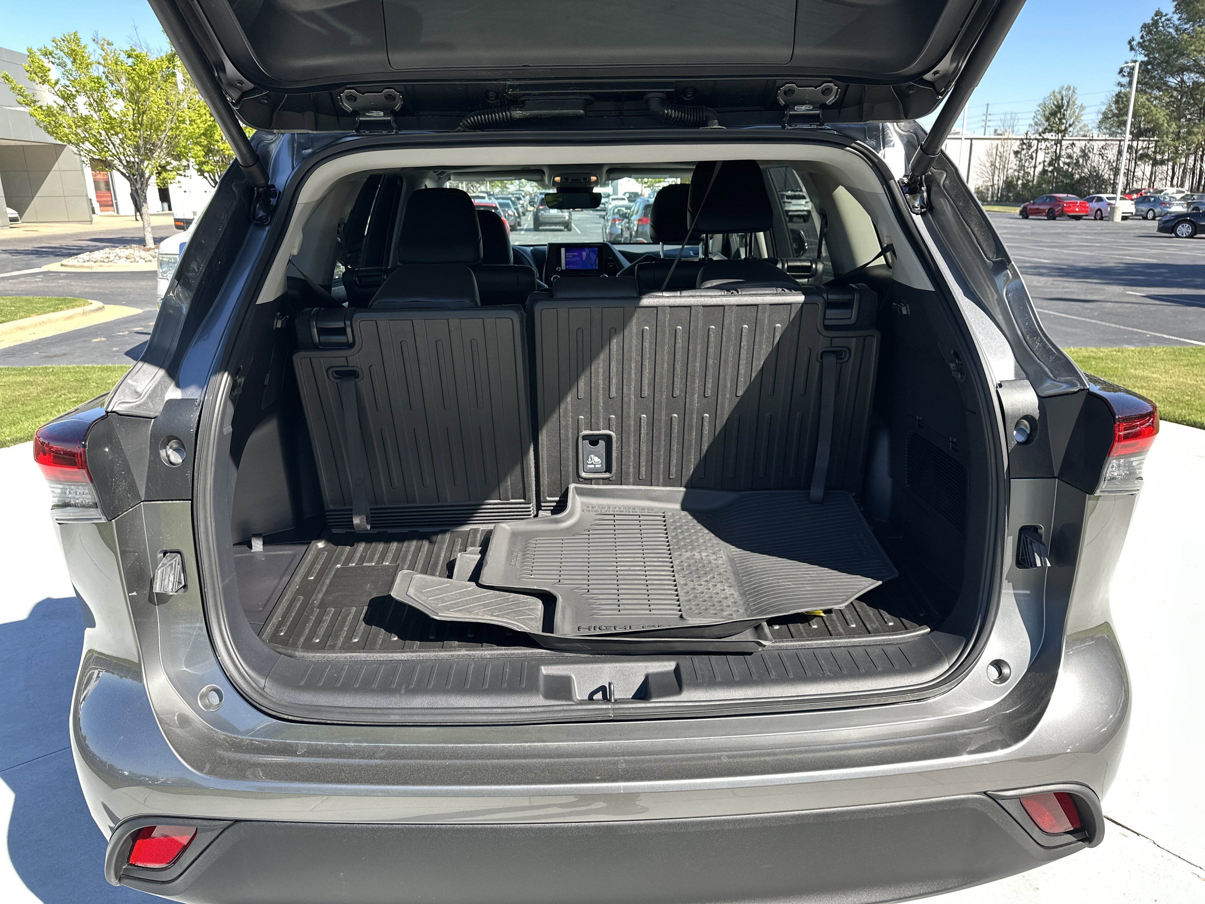 Certified 2026 Toyota Highlander XLE image 33