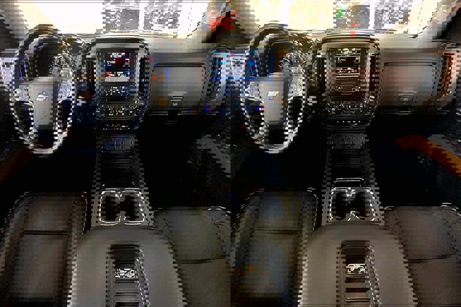 Used 2018 Chevrolet Silverado 1500 High Country image 15