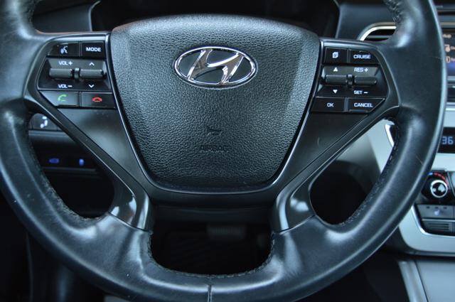 Used 2015 Hyundai Sonata Sport w/ Option Group 03 FWD image 17