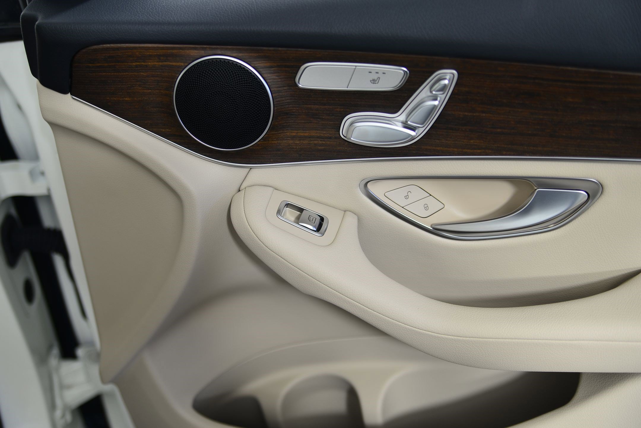 Used 2022 Mercedes-Benz GLC 300 4MATIC image 9