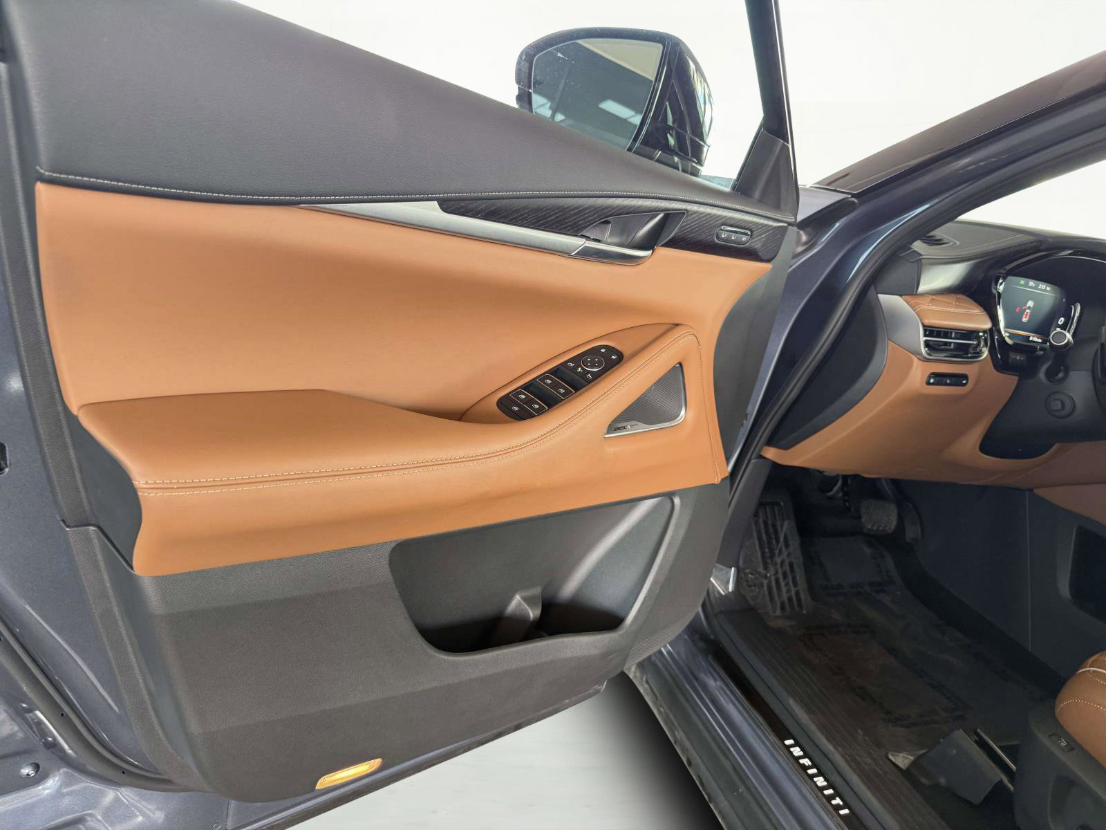 Used 2025 INFINITI QX60 Autograph image 41