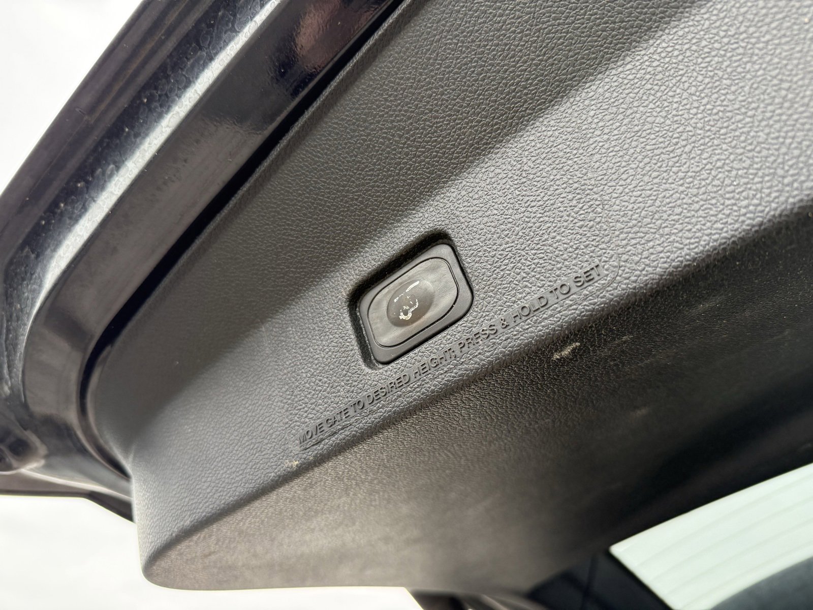 Used 2017 Ford Explorer Limited image 24