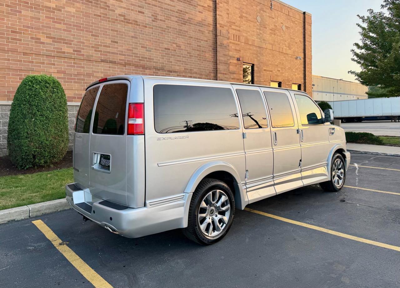Used 2024 Chevrolet Express 2500 RWD image 29