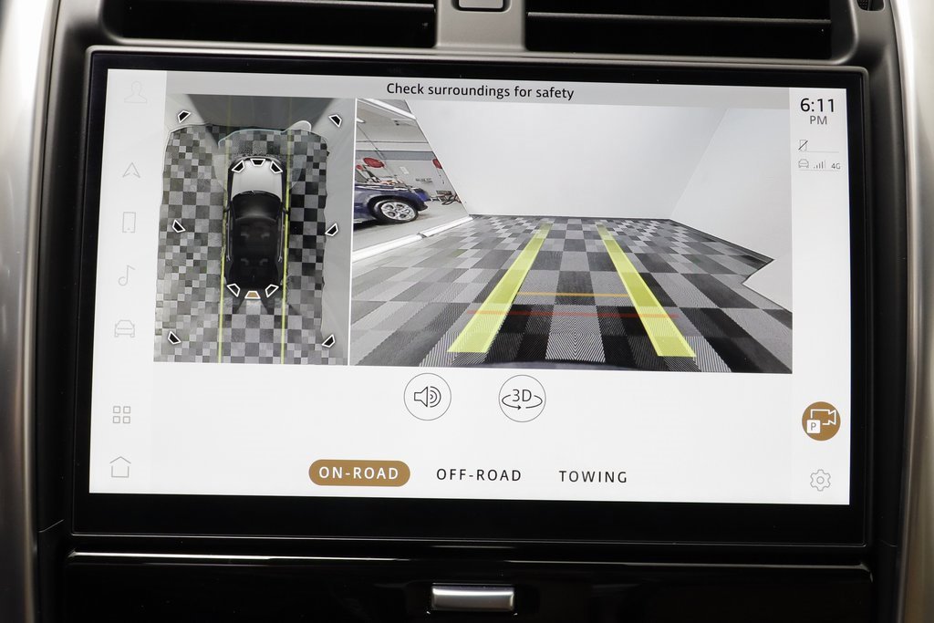 Used 2024 Land Rover Discovery Dynamic SE image 12