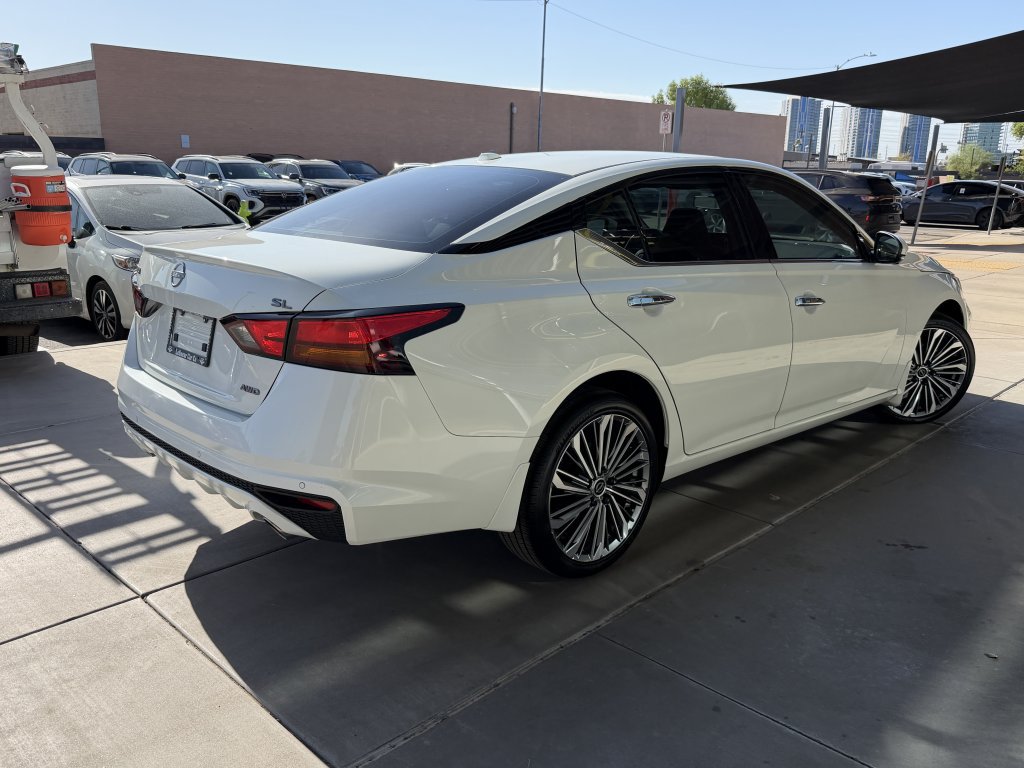 Used 2025 Nissan Altima 2.5 SL AWD/4WD image 4