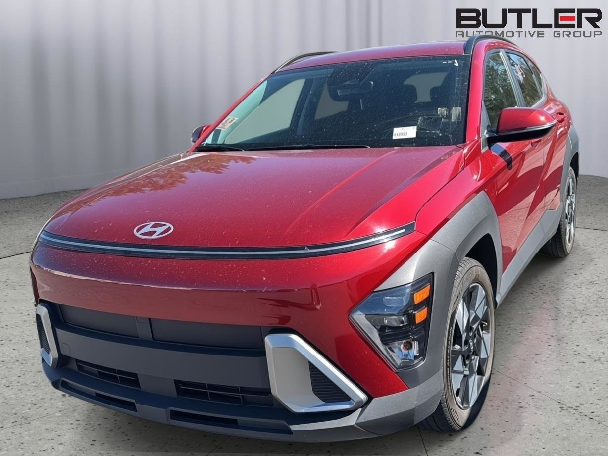 Used 2025 Hyundai Kona SEL image 2