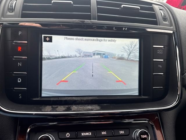 Used 2018 Lincoln Continental Premiere image 32