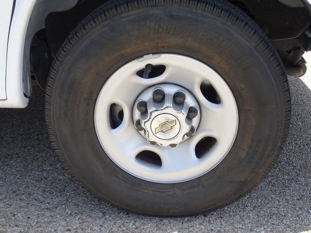 Used 2024 Chevrolet Express 2500 w/ Driver Convenience Package RWD image 20