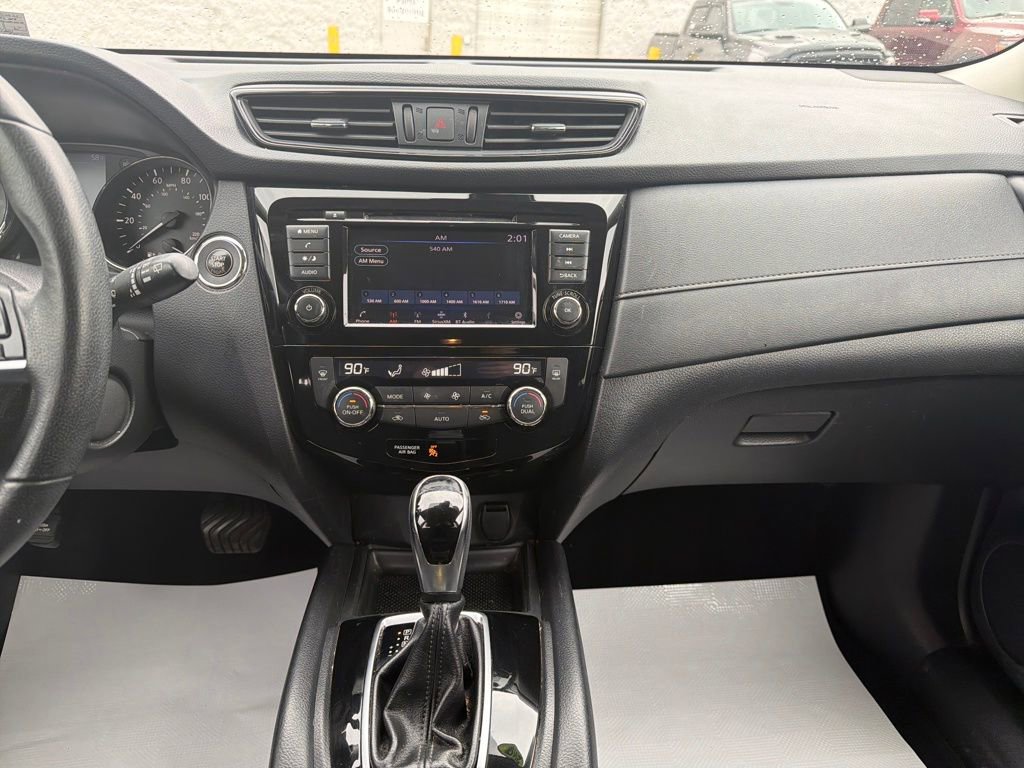 Used 2019 Nissan Rogue SV image 20