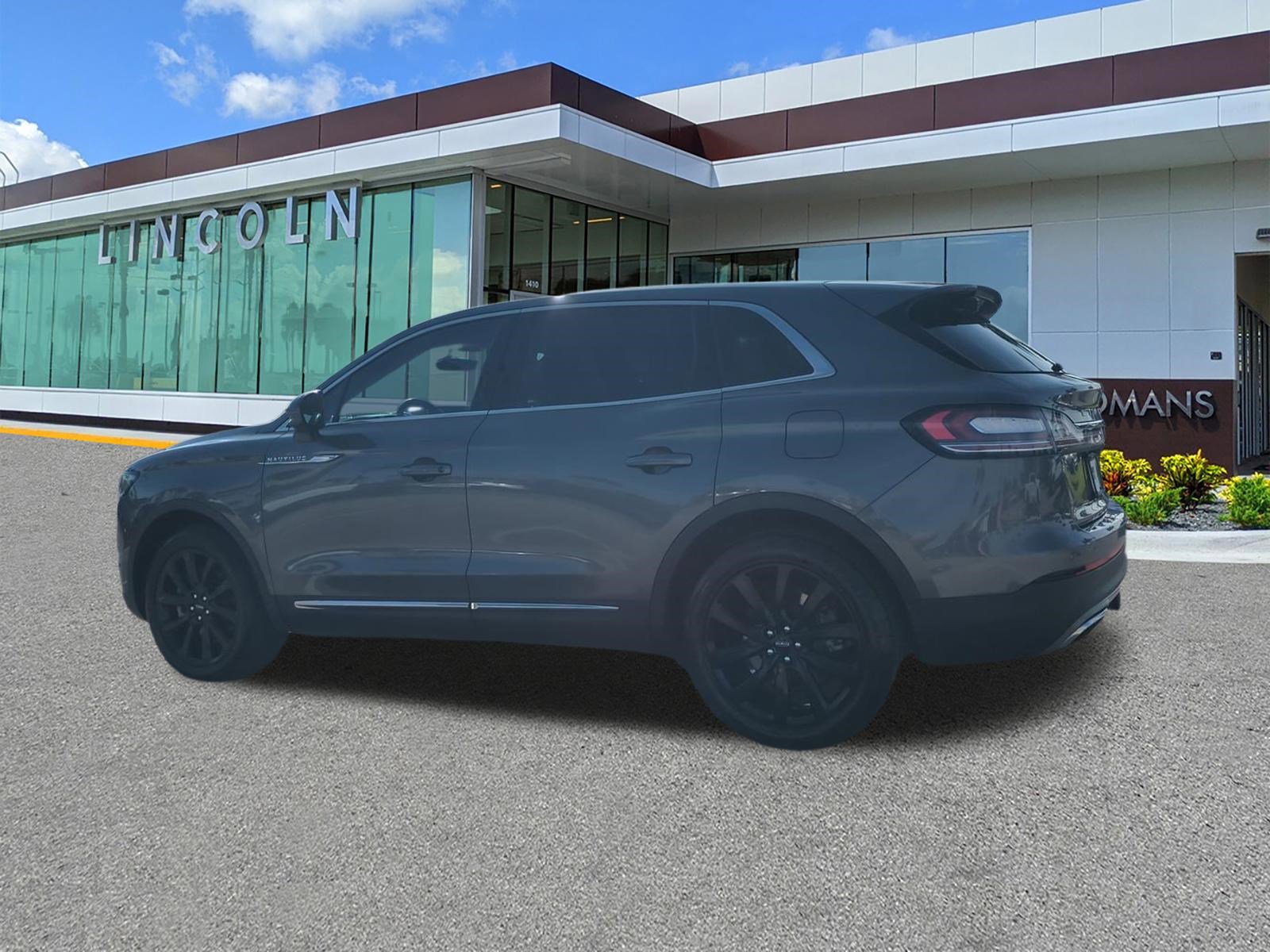 Certified 2023 Lincoln Nautilus Reserve w/ Monochromatic Package image 7