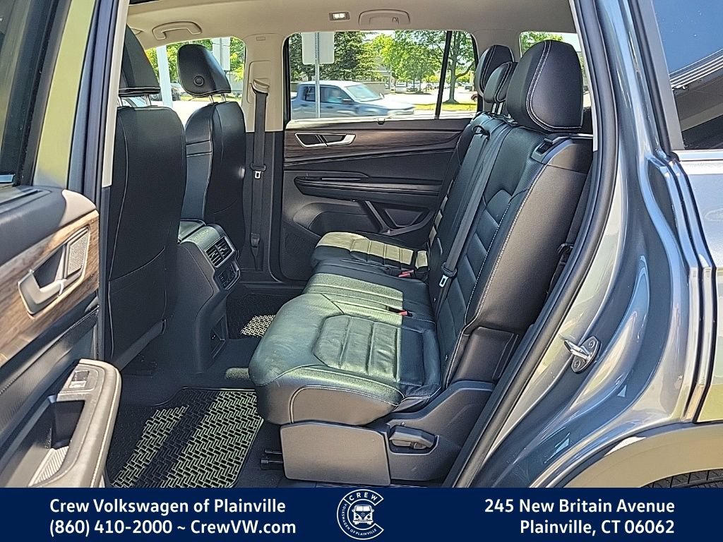 Used 2024 Volkswagen Atlas SEL AWD/4WD image 16