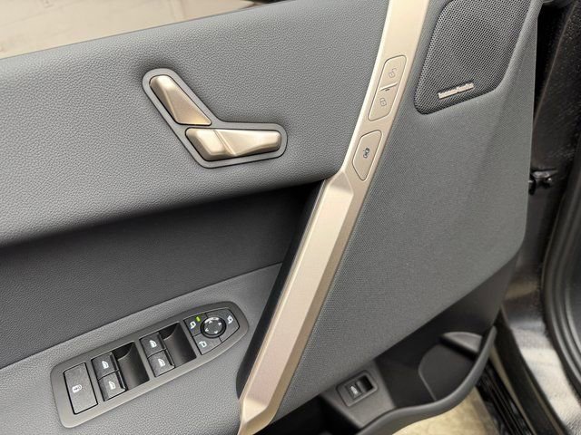Used 2026 BMW iX xDrive60 image 11