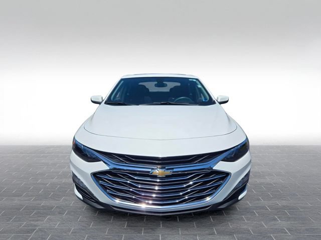 Used 2020 Chevrolet Malibu LT FWD image 2