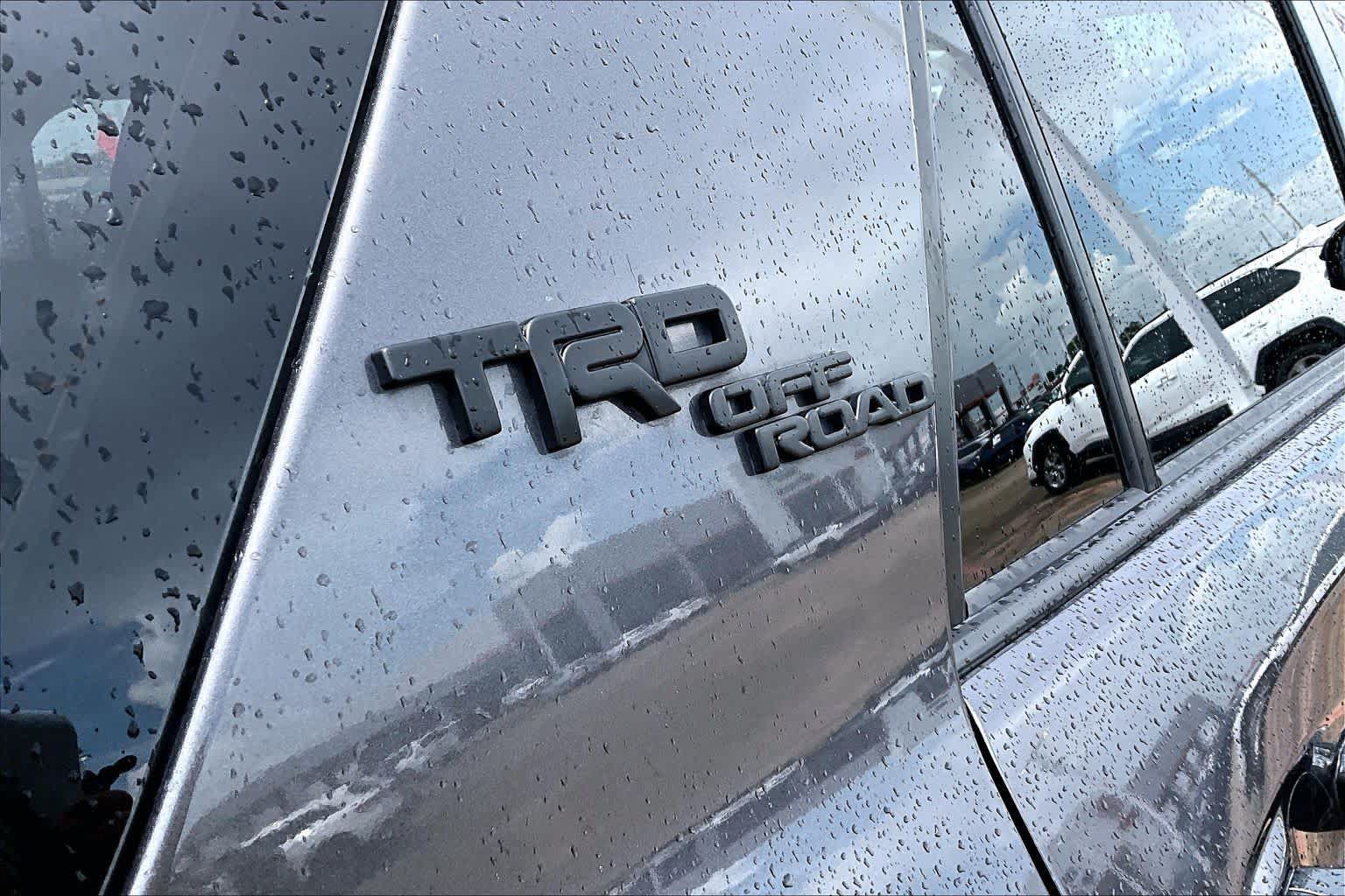 Used 2023 Toyota 4Runner TRD Off-Road Premium w/ Moonroof Package AWD/4WD image 10