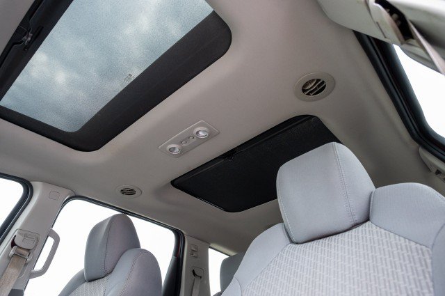 Used 2012 Chevrolet Traverse LT FWD image 29