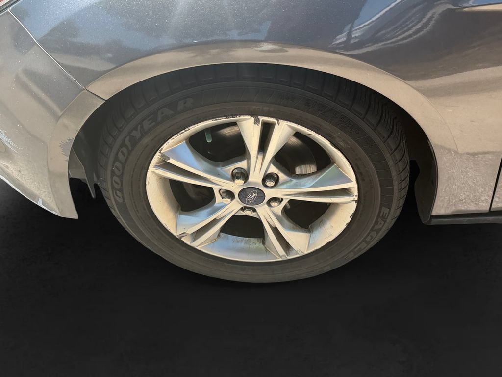 Used 2014 Ford Focus SE FWD image 12