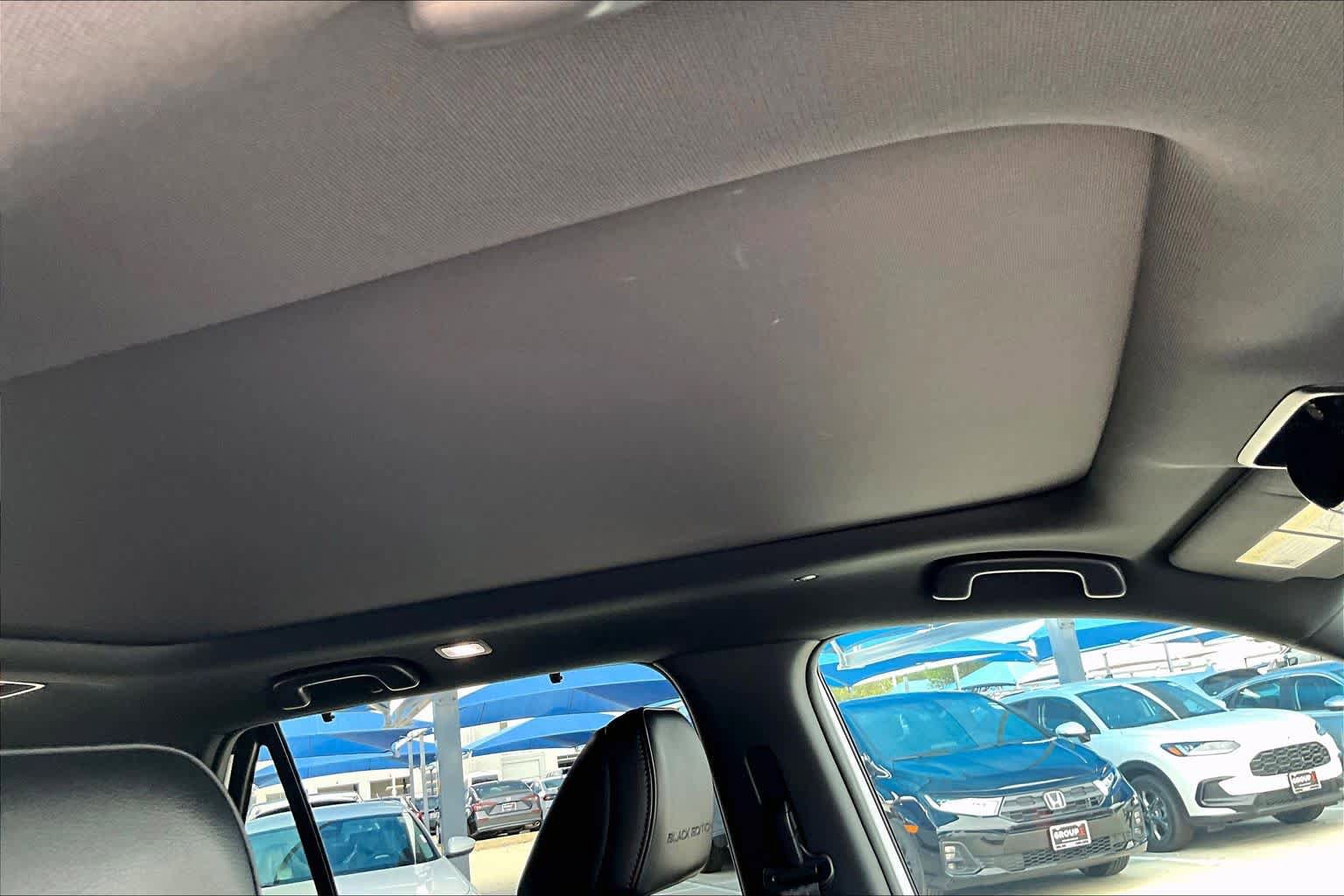 Used 2025 Honda Pilot Black Edition image 14