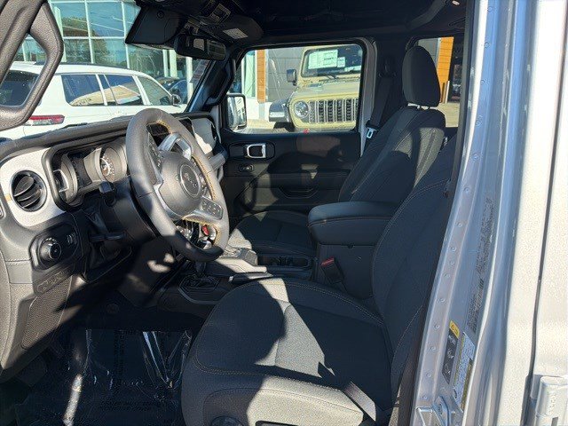 Used 2024 Jeep Wrangler Sahara w/ Safety Group image 11