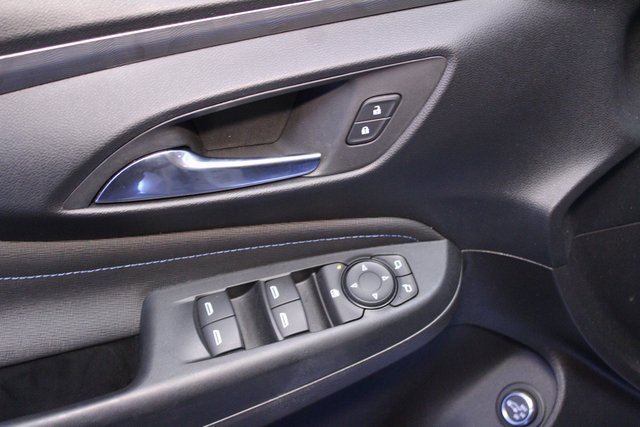 Used 2025 Buick Envista Sport Touring image 13