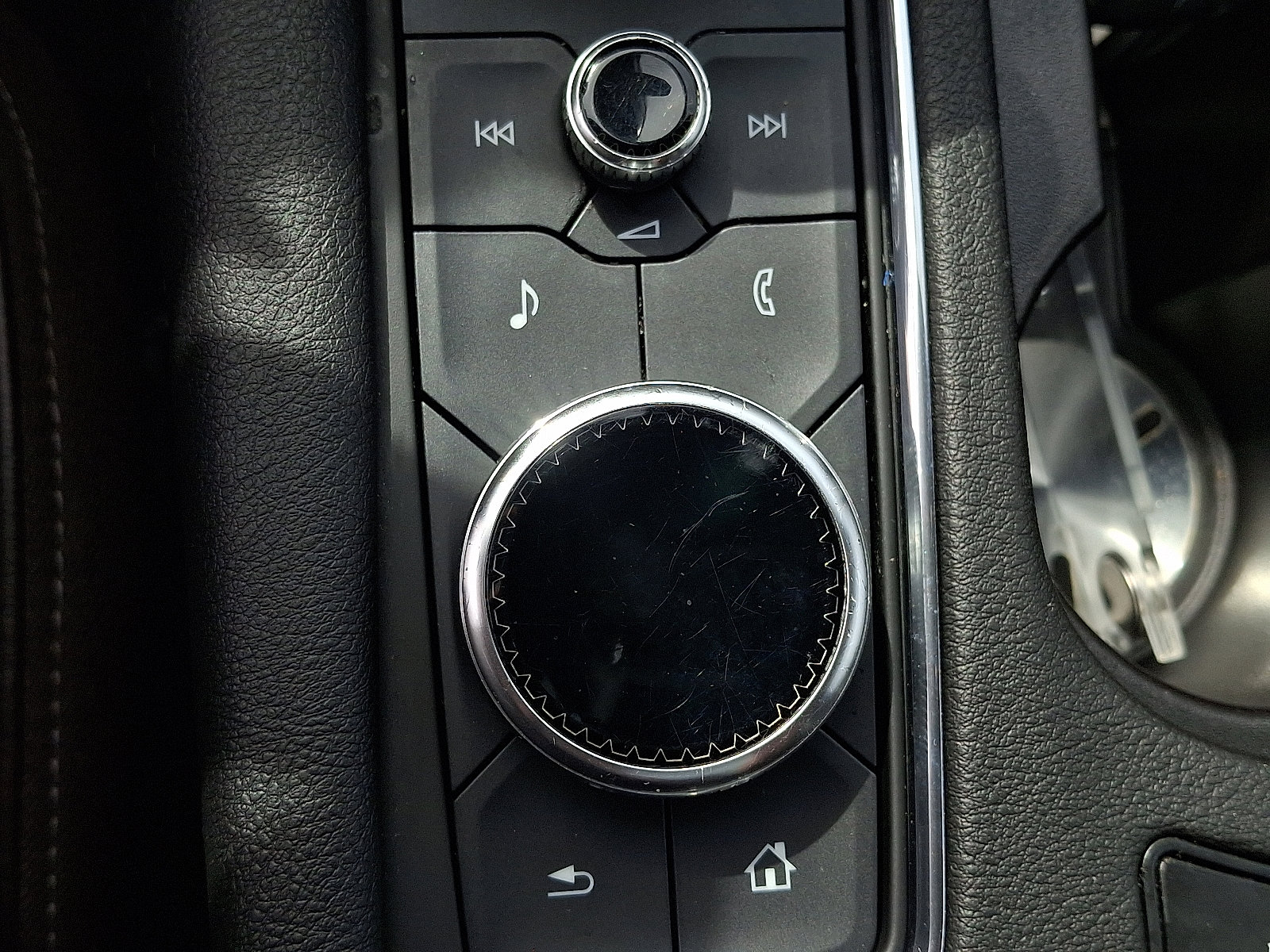 Used 2022 Cadillac XT6 Premium Luxury image 26