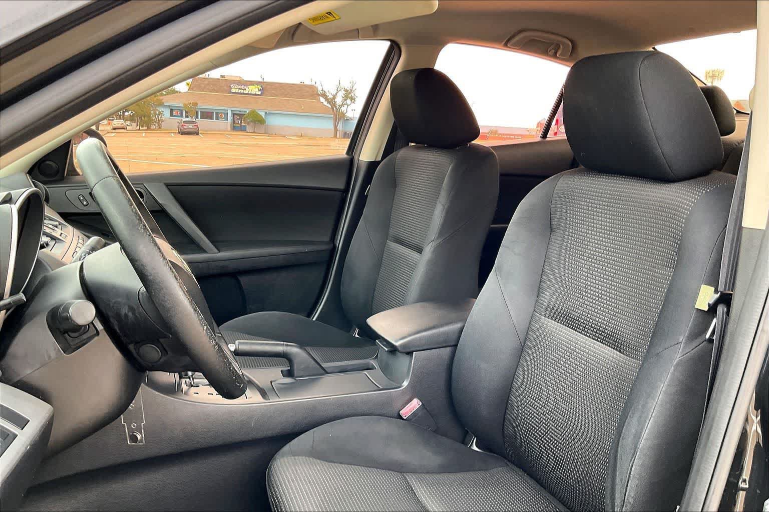 Used 2012 MAZDA MAZDA3 i Touring FWD image 10