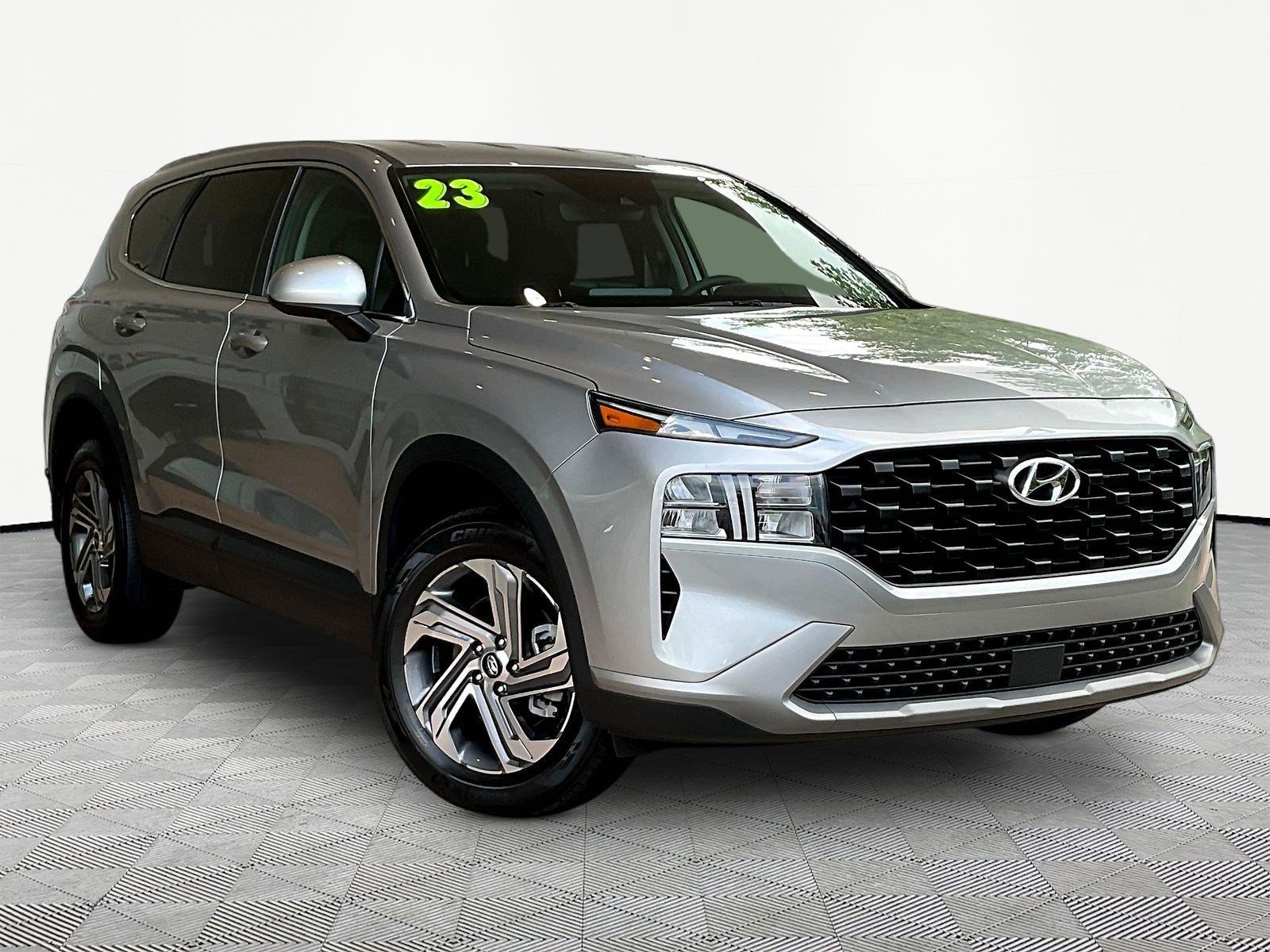 Used 2023 Hyundai Santa Fe SE AWD/4WD image 3