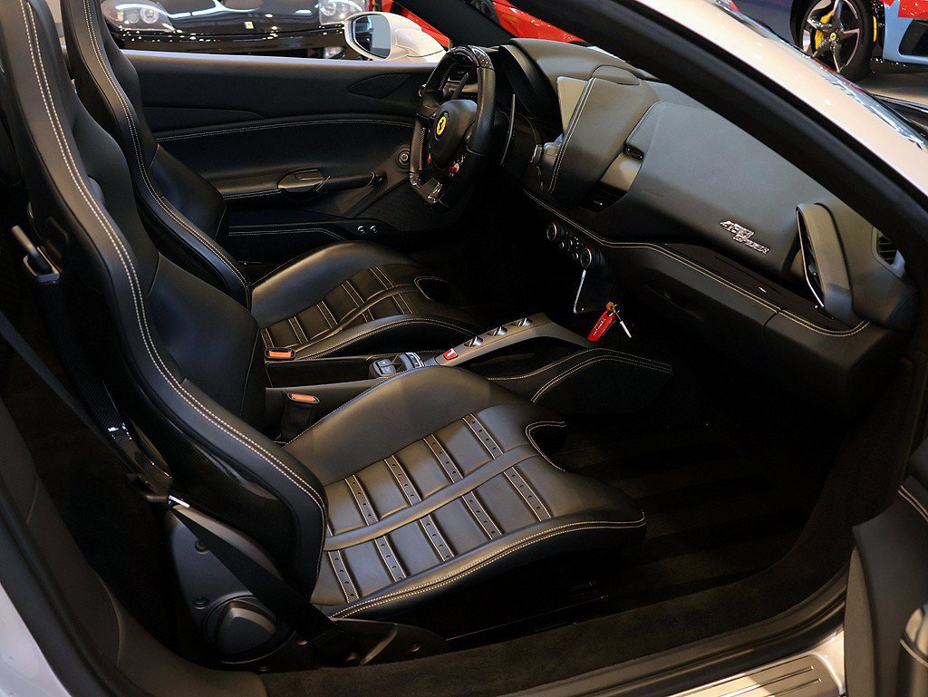 Certified 2018 Ferrari 488 Spider RWD image 91