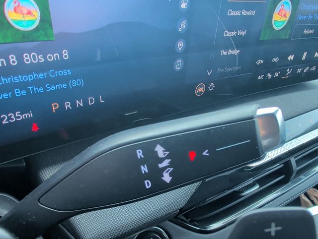 Certified 2025 Buick Enclave Preferred image 22