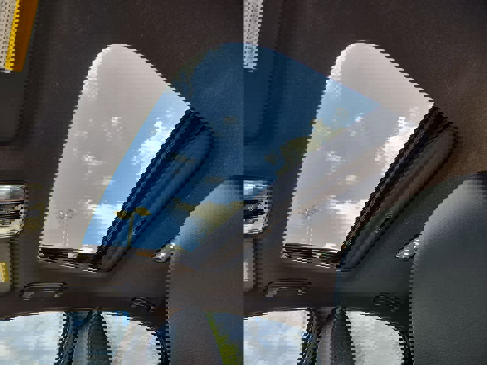 Used 2022 Kia Forte GT-Line w/ GT-Line Premium Package image 18