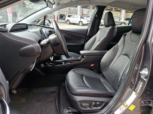 Used 2017 Toyota Prius Prime Premium image 14